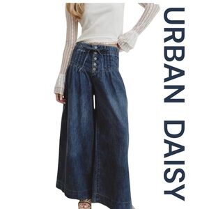 URBAN DAISY Extra Wide-Leg Blue Jeans, Size L.